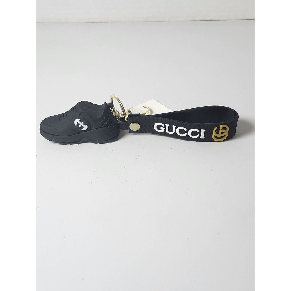 Mini Sneaker Keychain - Picture 3 of 4
